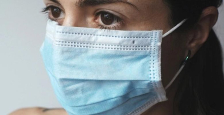COVID-19: OMS admite baixar nível de alerta e compara doença à gripe sazonal